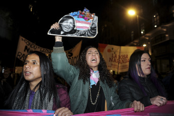 Buenos Aires, Argentina.- En las fotos tomadas el 28 de junio del 2023, argentinos participan de una marcha y distintas actividades para celebrar la diversidad en el Día del Orgullo en Buenos Aires. Se celebra el Día Internacional del Orgullo LGBTTIQ+ para fomentar la tolerancia e igualdad entre las personas, sea cual fuere su orientación sexual, en conmemoración de los disturbios de Stonewall (Nueva York, EE.UU.) desatados el 28 de junio de 1969, que marcaron el inicio del movimiento de liberación homosexual.