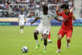 Santiago del Estero, Argentina.- En las fotos tomadas el 4 de junio del 2023, durante el partido entre Corea del Sur y Nigeria por los cuartos de final del Mundial Sub-20 en el Estadio Único Madre de Ciudades. Corea del Sur, con un gol del central Choi Seokhyun en la primera parte de la prórroga, superó este domingo a Nigeria por 1-0 y se medirá con Italia por un puesto en la final del Mundial.