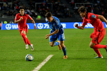 La Plata, Argentina.- En las fotos tomadas el 8 de junio del 2023, durante el partido entre Italia y Corea del Sur en semifinales del Mundial Sub-20 Argentina 2023 en el estadio Diego Armando Maradona de La Plata. Italia jugará ante Uruguay el domingo su primera final de un Mundial Sub-20, al vencer a Corea del Sur 2-1.