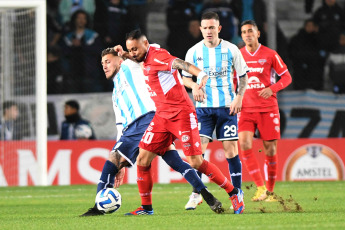 Buenos Aires, Argentina.- En las fotos tomadas el 28 de junio del 2023, durante el partido entre Racing Club y Ñublense de Chile en un encuentro jugado en el Cilindro de Avellaneda, válido por la sexta y última jornada de la Zona A de la Copa Libertadores de América. Racing goleó por 4 a 0 a Ñublense de Chile y finalizó en el primer lugar de la tabla.