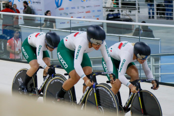 San Juan, Argentina.- In the photos taken on June 15, 2023, athletes compete in the Pan American Track Cycling Championship at the new Vicente Alejo Chancay Velodrome, in Pocito, which was enabled for the development of the competition in which they participate. 190 runners from 19 countries. 6,000 fans watch the women's and men's competitions that take place on its wooden track.