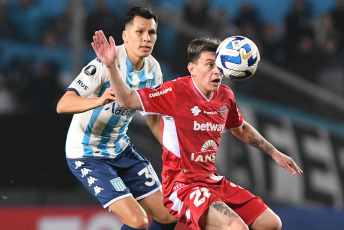 Buenos Aires, Argentina.- En las fotos tomadas el 28 de junio del 2023, durante el partido entre Racing Club y Ñublense de Chile en un encuentro jugado en el Cilindro de Avellaneda, válido por la sexta y última jornada de la Zona A de la Copa Libertadores de América. Racing goleó por 4 a 0 a Ñublense de Chile y finalizó en el primer lugar de la tabla.