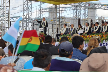 Yacuiba, Bolivia.- In the photos taken on June 1, 2023, the President of Bolivia, Luis Arce, met with his Argentine counterpart, Alberto Fernández, to deliver the Juana Azurduy de Padilla electroduct, the first electrical project between both countries. The plant contains two substations: one in the town of Yaguacua, Bolivia, and another in the city of Tartagal, Argentina, and was promoted based on the Memorandum of Understanding for the Exchange of Electric Power between Argentina and Bolivia, with a power of 132 kilowatts. and 110 kilometers in length.