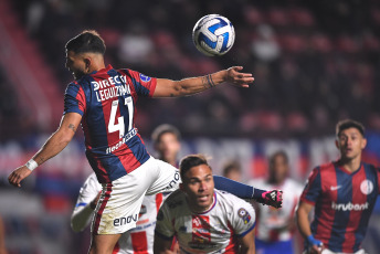 Buenos Aires, Argentina.- In the photos taken on June 27, 2023, during the match between San Lorenzo and Estudiantes de Mérida for the sixth date of Group H of the 2023 Copa Sudamericana at the Pedro Bidegain Stadium. San Lorenzo thrashed Estudiantes de Mérida 4-1, and thanks to Fortaleza victory against Palestino, they qualified for the round of 16 of the competition.