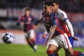 Buenos Aires, Argentina.- In the photos taken on June 27, 2023, during the match between San Lorenzo and Estudiantes de Mérida for the sixth date of Group H of the 2023 Copa Sudamericana at the Pedro Bidegain Stadium. San Lorenzo thrashed Estudiantes de Mérida 4-1, and thanks to Fortaleza victory against Palestino, they qualified for the round of 16 of the competition.