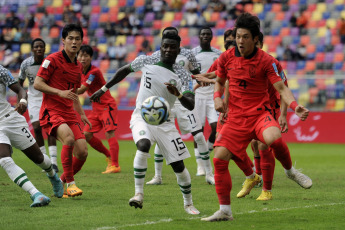 Santiago del Estero, Argentina.- En las fotos tomadas el 4 de junio del 2023, durante el partido entre Corea del Sur y Nigeria por los cuartos de final del Mundial Sub-20 en el Estadio Único Madre de Ciudades. Corea del Sur, con un gol del central Choi Seokhyun en la primera parte de la prórroga, superó este domingo a Nigeria por 1-0 y se medirá con Italia por un puesto en la final del Mundial.