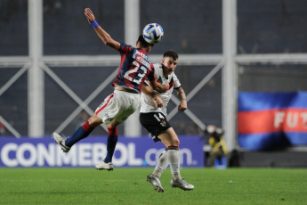 Buenos Aires, Argentina.- En las fotos tomadas el 8 de junio del 2023, durante el partido entre San Lorenzo y Palestino en el Estadio Nuevo Gasómetro. San Lorenzo empató 0-0 con Palestino de Chile y pende de un hilo su clasificación al repechaje para avanzar a los octavos de final de la Copa Sudamericana.