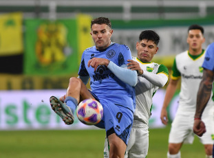 Buenos Aires, Argentina.- En las fotos tomadas el 13 de junio del 2023, durante el partido entre Defensa y Justicia y Belgrano por la fecha 20ma. de la Liga Profesional de Fútbol en el estadio Norberto Tomaghello de Florencio Varela. Defensa y Justicia, con goles de Nicolás Fernández (PT 18m) y Juan Miritello (ST 45+3m), venció a Belgrano de Córdoba, por 2 a 0.