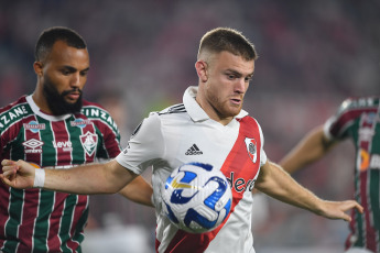 Buenos Aires, Argentina.- En las fotos tomadas el 7 de junio del 2023, durante el partido entre River Plate y Fluminense en el Estadio Monumental por la jornada 5 del grupo D de la Copa Libertadores. River, se mantiene en la lucha para avanzar a los octavos de final de la Copa Libertadores luego de ganar por 2-0 a Fluminense y escalar al segundo lugar del grupo D.