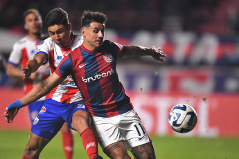 Buenos Aires, Argentina.- In the photos taken on June 27, 2023, during the match between San Lorenzo and Estudiantes de Mérida for the sixth date of Group H of the 2023 Copa Sudamericana at the Pedro Bidegain Stadium. San Lorenzo thrashed Estudiantes de Mérida 4-1, and thanks to Fortaleza victory against Palestino, they qualified for the round of 16 of the competition.