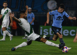 Córdoba, Argentina.- En las fotos tomadas el 26 de junio del 2023, durante el partido entre Belgrano y Banfield por la fecha 21 del torneo 2023 de la Liga Profesional 2023 en el Estadio El Gigante de Alberdi. Belgrano le ganó 3-1 a Banfield. La figura del partido fue el goleador del Pirata, Pablo Vegetti, que convirtió por duplicado y es el máximo artillero del campeonato. Franco Jara anotó el tercero para los locales, que ya son séptimos en el certamen.