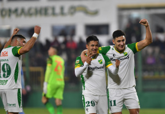 Buenos Aires, Argentina.- En las fotos tomadas el 13 de junio del 2023, durante el partido entre Defensa y Justicia y Belgrano por la fecha 20ma. de la Liga Profesional de Fútbol en el estadio Norberto Tomaghello de Florencio Varela. Defensa y Justicia, con goles de Nicolás Fernández (PT 18m) y Juan Miritello (ST 45+3m), venció a Belgrano de Córdoba, por 2 a 0.