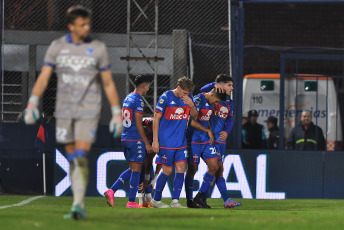 Buenos Aires, Argentina.- En las fotos tomadas el 22 de junio del 2023, durante el partido entre Tigre y Vélez por la jornada 21 de la Liga Profesional Argentina en el Estadio Monumental de Victoria. Tigre venció por 2-1 a Vélez como local. En la próxima fecha, Tigre se medirá con Defensa y Justicia, mientras que Vélez tendrá como rival a Arsenal.