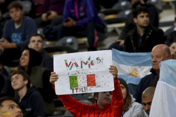 La Plata, Argentina.- In the photos taken on May 31, 2023, England faces their Italian counterpart at the Diego Armando Maradona stadium in the Buenos Aires capital of La Plata, for the round of 16 of the World Cup in the Argentina category 2023. Italy beat England 2-1 and qualified for the quarterfinals of the Under 20 World Cup and will be Colombia's new rival. The goals were scored by Tommaso Baldanzi and Cesare Casadei for the Scuadra Azzurra, and Alfie Devine for the Three Lions.