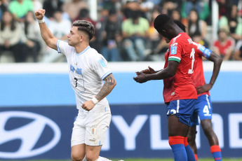 Santiago del Estero, Argentina.- In the photos taken on June 1, 2023, during the match between Uruguay and Gambia for the round of 16 of the U-20 World Cup at the Madre de Ciudades stadium in Santiago del Estero (north). Uruguay beat Gambia 1-0 with Anderson Duarte's goal (65) and advanced to the quarterfinals of the ecumenical tournament, where they will face the United States.