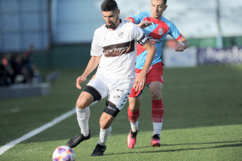 Sarandí, Argentina.- In the photos taken on June 25, 2023, during the match between Platense and Arsenal for matchday 21 of the Argentine Professional League at the Julio Humberto Grondona Stadium. Platense beat Arsenal 2-0 as a visitor. For Platense the goals were scored by Sasha Marcich (at 46 minutes) and Franco Baldassarra (at 87 minutes). On the next date, Platense will face Lanús, while Arsenal will have Vélez as a rival.