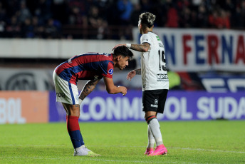 Buenos Aires, Argentina.- En las fotos tomadas el 8 de junio del 2023, durante el partido entre San Lorenzo y Palestino en el Estadio Nuevo Gasómetro. San Lorenzo empató 0-0 con Palestino de Chile y pende de un hilo su clasificación al repechaje para avanzar a los octavos de final de la Copa Sudamericana.