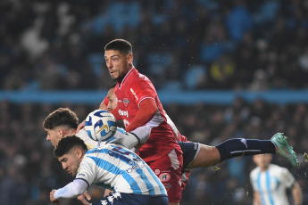 Buenos Aires, Argentina.- En las fotos tomadas el 28 de junio del 2023, durante el partido entre Racing Club y Ñublense de Chile en un encuentro jugado en el Cilindro de Avellaneda, válido por la sexta y última jornada de la Zona A de la Copa Libertadores de América. Racing goleó por 4 a 0 a Ñublense de Chile y finalizó en el primer lugar de la tabla.