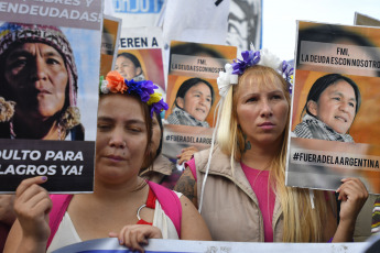 Buenos Aires, Argentina.- In the photos taken on June 3, 2023, a crowd gathered in front of the Congress in Buenos Aires, shouting 'not one less'. The murder of a young woman at the hands of an office colleague who was harassing her framed this Saturday the eighth annual march against gender violence in Argentina where in 2022 there were 252 femicides, according to the Supreme Court of Justice. The call, Not One Less also emphasized the economic inequalities suffered by women.