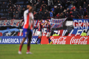 Buenos Aires, Argentina.- In the photos taken on June 27, 2023, during the match between San Lorenzo and Estudiantes de Mérida for the sixth date of Group H of the 2023 Copa Sudamericana at the Pedro Bidegain Stadium. San Lorenzo thrashed Estudiantes de Mérida 4-1, and thanks to Fortaleza victory against Palestino, they qualified for the round of 16 of the competition.