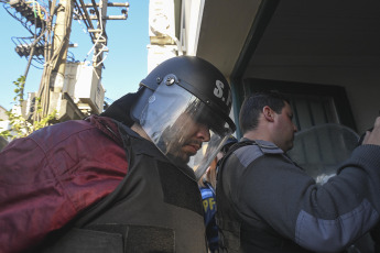 Buenos Aires, Argentina.- In the photos taken on June 15, 2023, Fernando André Sabag Montiel (left) and Brenda Uliarte, the two accused of the attempted murder of Vice President Cristina Kirchne, during the oral trial in which they were sentenced to a year in prison suspended as co-perpetrators of the crime of illegal possession of another's National Identity Document (DNI), which was found during the raids carried out within the framework of the investigation into the attack on Cristina Fernández de Kirchner.