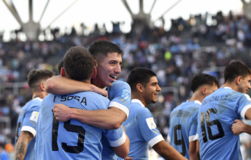 La Plata, Argentina.- En las fotos tomadas el 8 de junio del 2023, durante el partido entre Uruguay e Israel en el Estadio Único Diego Armando Maradona. La selección de Uruguay se clasificó este jueves a la final del Mundial Sub-20 tras vencer por 1-0 a Israel con gol de Anderson Duarte. La Selección de Uruguay enfrentará a Italia en la final.