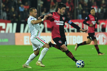 Rosario, Argentina.- In the photos taken on June 29, 2023, during the match between Newell's and Audax, on date 6 of the 2023 Copa Sudamericana at the Marcelo Bielsa stadium. The Argentine Newell's Old Boys and the Chilean Audax Italiano tied 1-1, defining the passage of Rosario to the round of 16 and the Italians to a playoff.