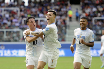 Santiago del Estero, Argentina.- In the photos taken on June 1, 2023, during the match between Uruguay and Gambia for the round of 16 of the U-20 World Cup at the Madre de Ciudades stadium in Santiago del Estero (north). Uruguay beat Gambia 1-0 with Anderson Duarte's goal (65) and advanced to the quarterfinals of the ecumenical tournament, where they will face the United States.