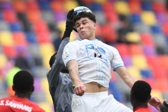 Santiago del Estero, Argentina.- In the photos taken on June 1, 2023, during the match between Uruguay and Gambia for the round of 16 of the U-20 World Cup at the Madre de Ciudades stadium in Santiago del Estero (north). Uruguay beat Gambia 1-0 with Anderson Duarte's goal (65) and advanced to the quarterfinals of the ecumenical tournament, where they will face the United States.