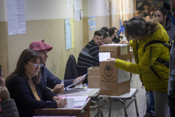 Chaco, Argentina.- In the photos taken on June 18, 2023, the organization of the elections in Chaco was carried out with the deployment of 3,003 ballot boxes in the 371 voting establishments in the province of Chaco. The provisional scrutiny of the Electoral Tribunal of Chaco (with 96.1% of the scrutinized tables) showed this Monday that the candidates of the Juntos por el Cambio coalition were able to attract more voters than those of the Chaco Front, by adding almost six in these primaries percentage points more votes than the ruling party.