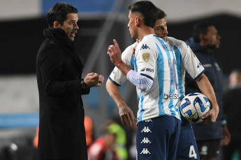 Buenos Aires, Argentina.- En las fotos tomadas el 28 de junio del 2023, durante el partido entre Racing Club y Ñublense de Chile en un encuentro jugado en el Cilindro de Avellaneda, válido por la sexta y última jornada de la Zona A de la Copa Libertadores de América. Racing goleó por 4 a 0 a Ñublense de Chile y finalizó en el primer lugar de la tabla.