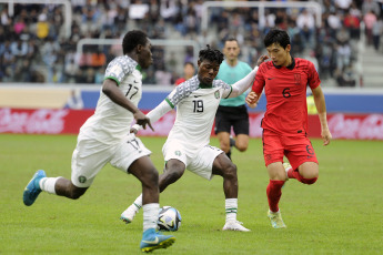 Santiago del Estero, Argentina.- En las fotos tomadas el 4 de junio del 2023, durante el partido entre Corea del Sur y Nigeria por los cuartos de final del Mundial Sub-20 en el Estadio Único Madre de Ciudades. Corea del Sur, con un gol del central Choi Seokhyun en la primera parte de la prórroga, superó este domingo a Nigeria por 1-0 y se medirá con Italia por un puesto en la final del Mundial.