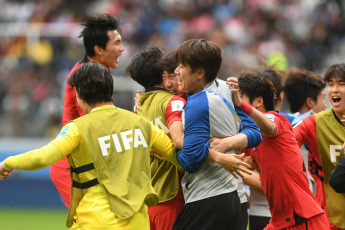 Santiago del Estero, Argentina.- En las fotos tomadas el 4 de junio del 2023, durante el partido entre Corea del Sur y Nigeria por los cuartos de final del Mundial Sub-20 en el Estadio Único Madre de Ciudades. Corea del Sur, con un gol del central Choi Seokhyun en la primera parte de la prórroga, superó este domingo a Nigeria por 1-0 y se medirá con Italia por un puesto en la final del Mundial.