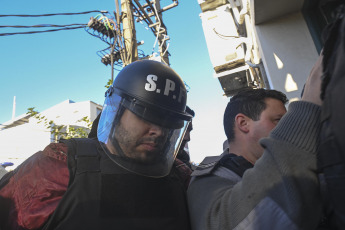 Buenos Aires, Argentina.- In the photos taken on June 15, 2023, Fernando André Sabag Montiel (left) and Brenda Uliarte, the two accused of the attempted murder of Vice President Cristina Kirchne, during the oral trial in which they were sentenced to a year in prison suspended as co-perpetrators of the crime of illegal possession of another's National Identity Document (DNI), which was found during the raids carried out within the framework of the investigation into the attack on Cristina Fernández de Kirchner.