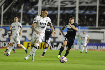 Santiago del Estero, Argentina.- En las fotos tomadas el 21 de junio del 2023, durante el partido entre Central Córdoba y Gimnasia y Esgrima La Plata en un encuentro válido por la 21ra. fecha de la Liga Profesional de Fútbol, en el estadio Alfredo Terrera, de la provincia de Santiago del Estero. Central Córdoba y Gimnasia empataron sin goles. El “Ferroviario” se encuentra en el 17mo. lugar con 25 puntos y sumó su segundo empate en fila sin goles. Gimnasia, por su parte, se ubica en la 15ta. posición con 26 puntos, y sigue sumando, ya que venía de vencer por 1 a 0 a Huracán en la fecha pasada.