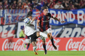 Buenos Aires, Argentina.- En las fotos tomadas el 8 de junio del 2023, durante el partido entre San Lorenzo y Palestino en el Estadio Nuevo Gasómetro. San Lorenzo empató 0-0 con Palestino de Chile y pende de un hilo su clasificación al repechaje para avanzar a los octavos de final de la Copa Sudamericana.