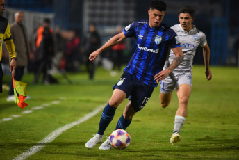 Buenos Aires, Argentina.- En las fotos tomadas el 13 de junio del 2023, durante el partido entre Atlético Tucumán y Godoy Cruz por la fecha 20 de la Liga Profesional de Fútbol, en el estadio Monumental. Atlético Tucumán le ganó a Godoy Cruz por 2 a 1. Mateo Coronel y Matías Orihuela marcaron para el conjunto tucumano.