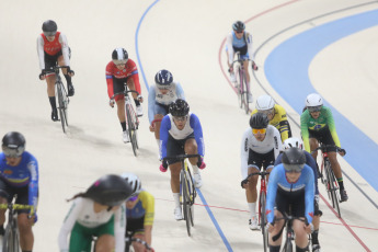 San Juan, Argentina.- In the photos taken on June 15, 2023, athletes compete in the Pan American Track Cycling Championship at the new Vicente Alejo Chancay Velodrome, in Pocito, which was enabled for the development of the competition in which they participate. 190 runners from 19 countries. 6,000 fans watch the women's and men's competitions that take place on its wooden track.