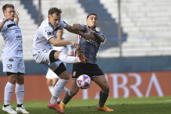 Buenos Aires, Argentina.- En las fotos tomadas el 25 de julio del 2023, durante el partido entre Estudiantes y All Boys por los 16avos de final de la Copa Argentina en el Estadio Centenario Ciudad de Quilmes. Estudiantes le ganó 1-0 a All Boy y avanzó a octavos, esperando a su próximo rival, el ganador del cruce entre Independiente y Central Córdoba de Santiago del Estero.