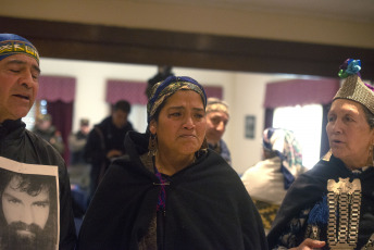 Chubut, Argentina.- En las fotos tomadas el 27 de julio del 2023, durante el juicio de extradición del referente mapuche Facundo Jones Huala en el Escuadrón 36 de Gendarmería, en la ciudad de Esquel, provincia de Chubut. Huala, prófugo de la Justicia chilena desde febrero de 2022 y detenido en Argentina en enero pasado, fue condenado por delitos de incendio y porte ilegal de armas cometidos en Chile en 2013.