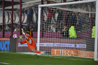 Buenos Aires, Argentina.- In the photos taken on July 26, 2023, during the match between San Lorenzo and Platense in the round of 16 of the Argentine Cup, at the Ciudad de Lanús Stadium. San Lorenzo and Platense tied 0-0 and Ciclón later prevailed 4-3 in the penalty shootout. Thus, the winner got into the round of 16 of the federal contest, after both coming from defeats in the League Tournament.