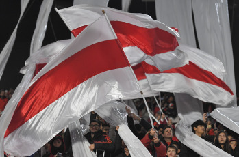 Buenos Aires, Argentina.- En las fotos tomadas el 15 de julio del 2023, River Plate celebra su inminente consagración en la Liga Profesional de Fútbol (LPF) tras el partido con Estudiantes de La Plata en el Monumental. River Plate venció a Estudiantes de La Plata por 3 a 1 y se coronó campeón de la Liga Profesional de Fútbol con dos fechas de anticipación, acompañado por 86.000 fervorosos hinchas que vivieron una fiesta completa en el Monumental.