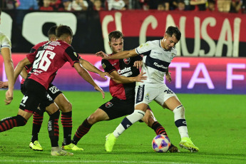 Rosario, Argentina.- In the photos taken on July 3, 2023, during the match between Newell's and Gimnasia at the Marcelo Bielsa Stadium, at the close of date 22 of the Argentine Professional League. Newell's tied 2-2 with Gimnasia. Gimnasia scored through Benjamín Domínguez and Cristian Tarragona. While Newell's scored a goal from Guillermo Ortíz and tied with Lisandro Montenegro.