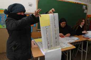 Santa Fe, Argentina.- In the photos taken on July 16, 2023, Argentines participate in the primary elections in the province of Santa Fe. With more than 98 percent of the tables, Maximiliano Pullaro is the winner of the elections and imposed inside the space that represents Together for Change; meanwhile, Marcelo Lewandowski led the pro-government front.