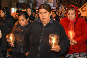 Jujuy, Argentina.- En las fotos tomadas el 18 de julio del 2023, espacios sindicales, pueblos originarios, organizaciones sociales y de derechos humanos de Jujuy hicieron una nueva marcha de antorchas en la capital bajo la consigna "arriba los derechos, abajo la reforma", que enmarca las sostenidas protestas contra las modificaciones en la Carta Magna local impulsadas por el gobernador Gerardo Morales.