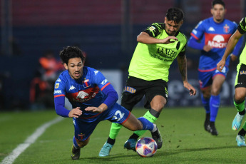 Buenos Aires, Argentina.- In the photos taken on July 17, 2023, during the match between Barracas Central and Tigre for date 25 of the Professional Football League at the Monumental de Victoria stadium. Barracas Central defeated Tigre 1-0. 45 minutes into the second half, Alan Cantero opened the scoring and scored the only goal of the match.