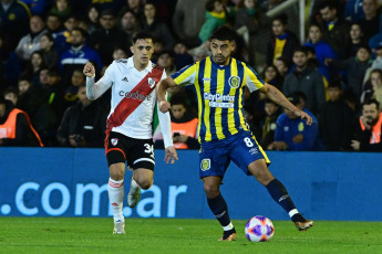 Rosario, Argentina.- In the photos taken on July 23, 2023, during the match between River Plate and Rosario Central, at Gigante de Arroyito, in a match valid for the 26th and penultimate date of the Professional Football League. River, as a visitor, tied with Rosario Central 3-3. The team led by Miguel Ángel Russo will face Belgrano on the following day, while River will play Racing Club.