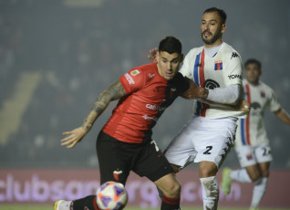 Santa Fe, Argentina.- In the photos taken on July 25, 2023, during the match between Tigre and Colón at the Brigadier Gral. Estanislao López Stadium. Tigre beat Colón 3-1, with goals from Badaloni, Armoa and Cardozo. With this result, Tigre moves away from fighting for the title, while Colón was three points away from direct relegation by annual table.