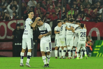 Rosario, Argentina.- In the photos taken on July 3, 2023, during the match between Newell's and Gimnasia at the Marcelo Bielsa Stadium, at the close of date 22 of the Argentine Professional League. Newell's tied 2-2 with Gimnasia. Gimnasia scored through Benjamín Domínguez and Cristian Tarragona. While Newell's scored a goal from Guillermo Ortíz and tied with Lisandro Montenegro.