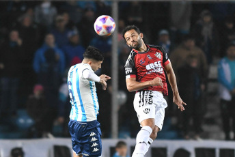 Buenos Aires, Argentina.- En las fotos tomadas el 24 de julio del 2023, durante el partido entre Racing y Central Córdoba por la jornada 26 de la Liga Profesional Argentina en el Estadio Presidente Perón (Cilindro de Avellaneda). Racing venció por 3-1 a Central Córdoba como local. Para Racing los goles fueron marcados por Juan Nardoni (a los 40 minutos), Agustín Ojeda (a los 46 minutos) y Nicolás Oroz (a los 57 minutos). Para Central Córdoba el gol fue marcado por Enzo Kalinski (a los 66 minutos).